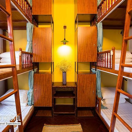 Halley Hostel Hanoi Exterior photo